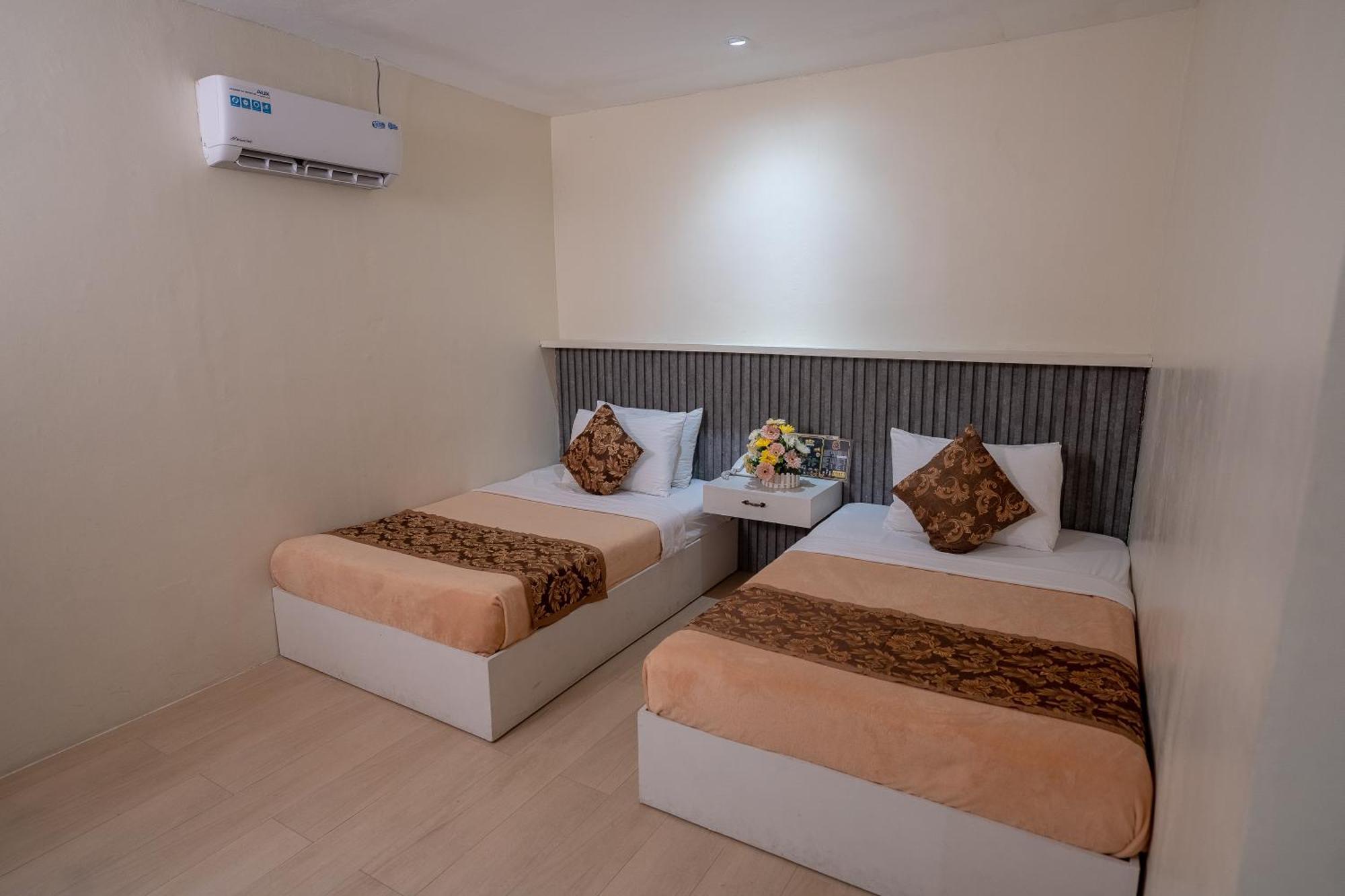 Hotel Carmelita Tuguegarao City Dış mekan fotoğraf